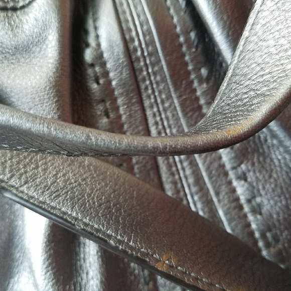 B. Makowsky Silver Hobo Bag Lots of Pockets - Picture 8 of 8